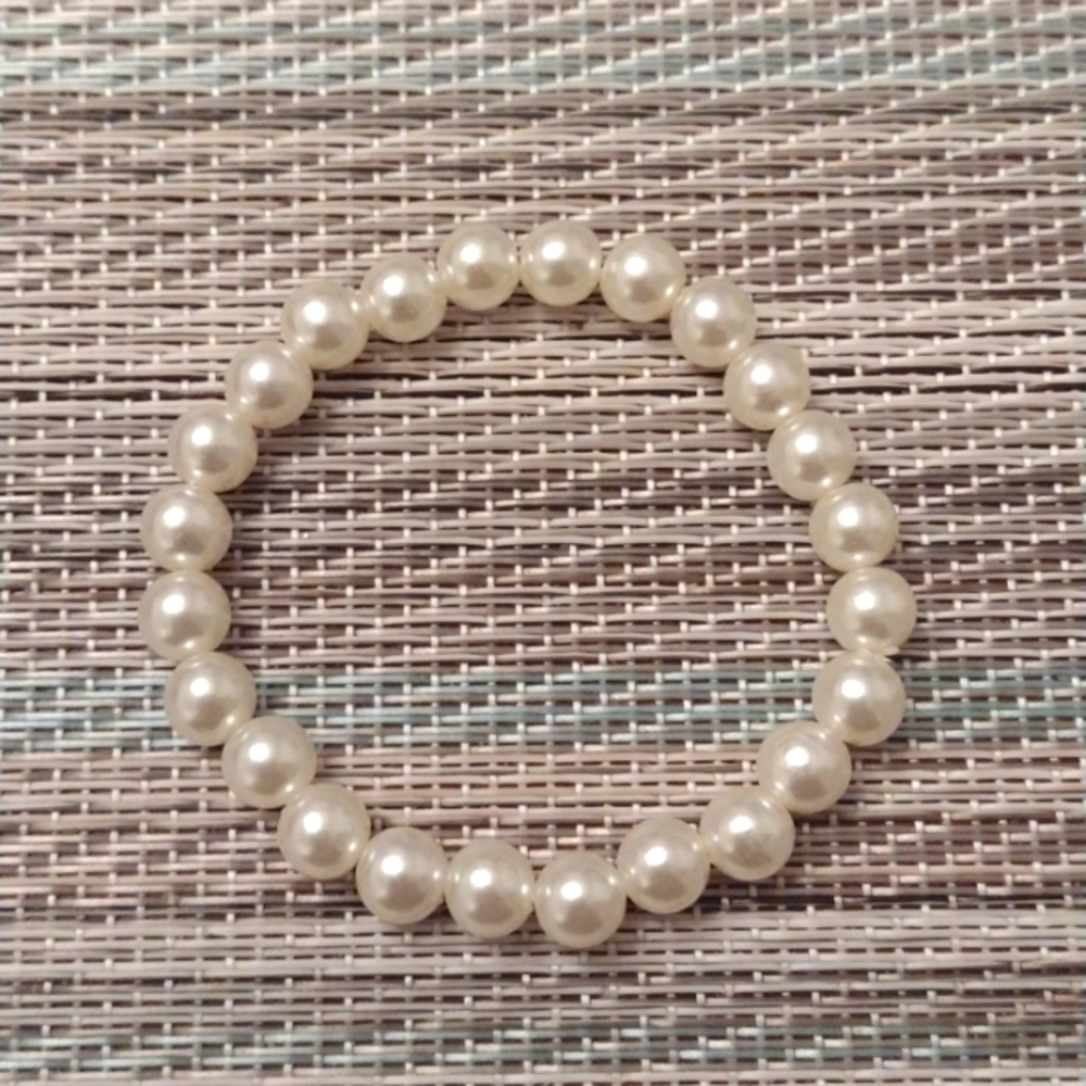 Faux Pearls Bracelet